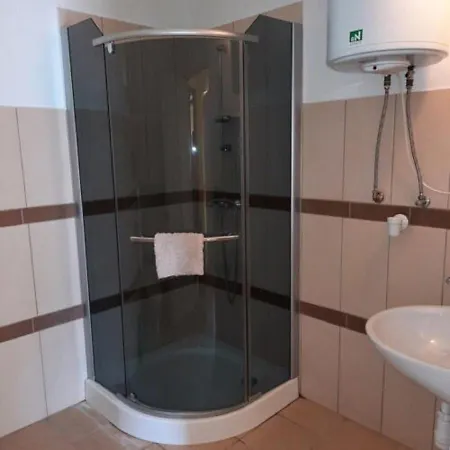 Sanyi Vendeghaz Guest house