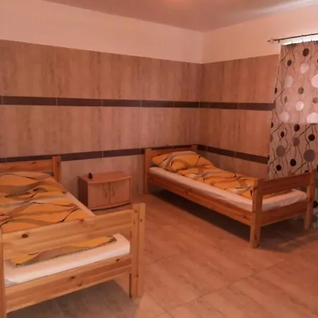 Sanyi Vendeghaz Guest house
